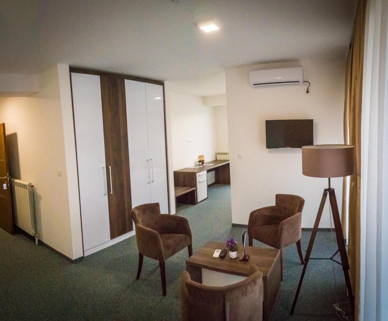 Hotel Sokoline Mandici Εξωτερικό φωτογραφία